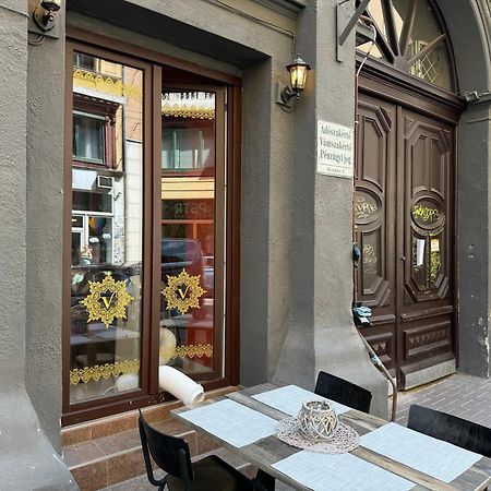 Spacious Cozy Home With 4Bedroom In The Heart Of Bp Budapest Extérieur photo