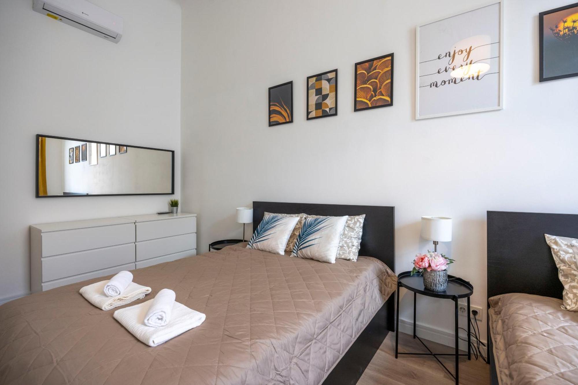 Spacious Cozy Home With 4Bedroom In The Heart Of Bp Budapest Extérieur photo